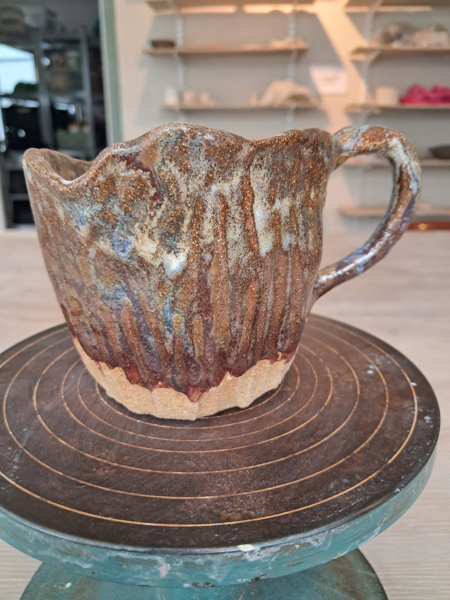 Kaffe- eller tekopp med en organisk form